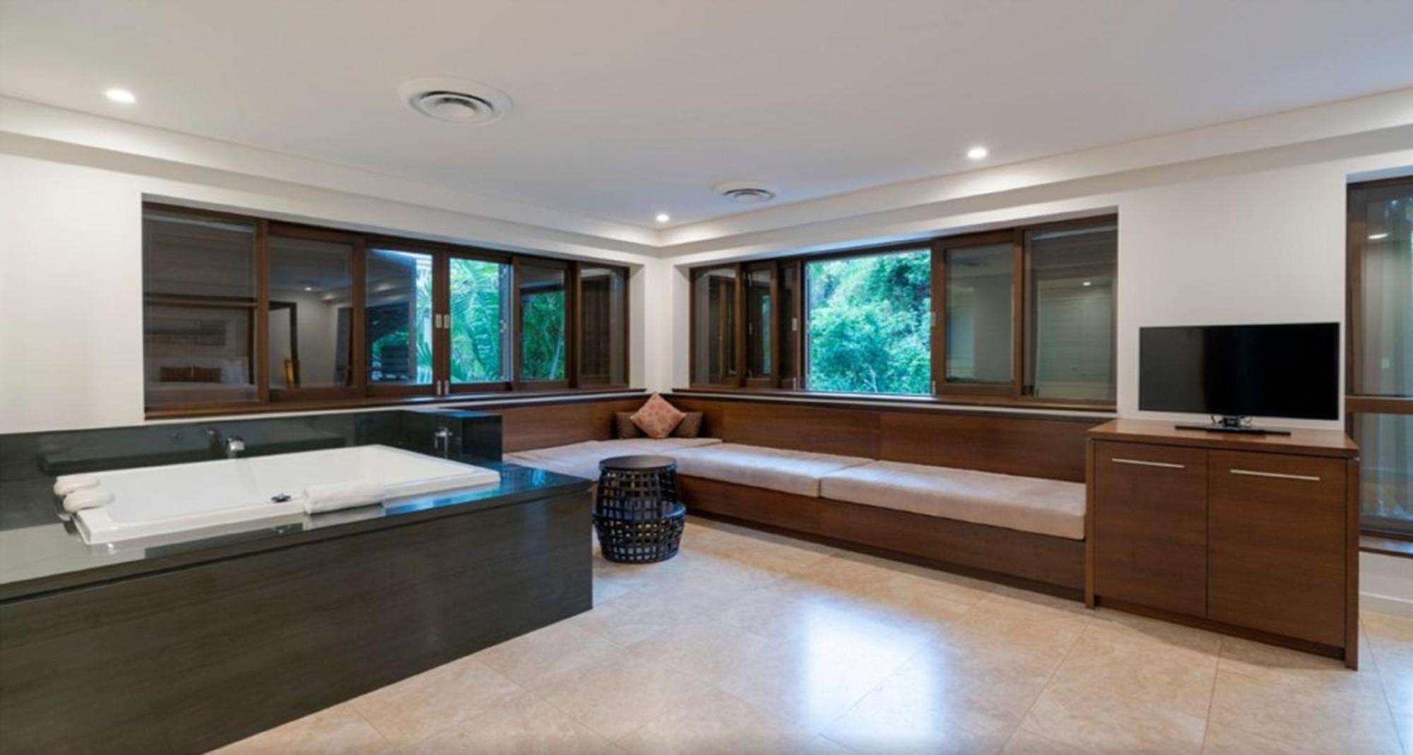 Luxury Apartments At Temple Resort And Spa Port Douglas Rom bilde